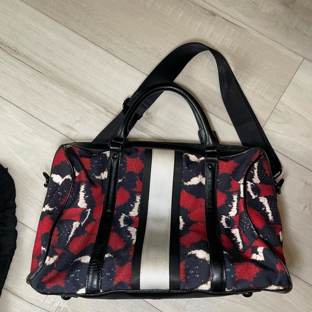 LAMB ♥️ GWEN STEFANI DUFFEL PURSE - Picture 3 of 5